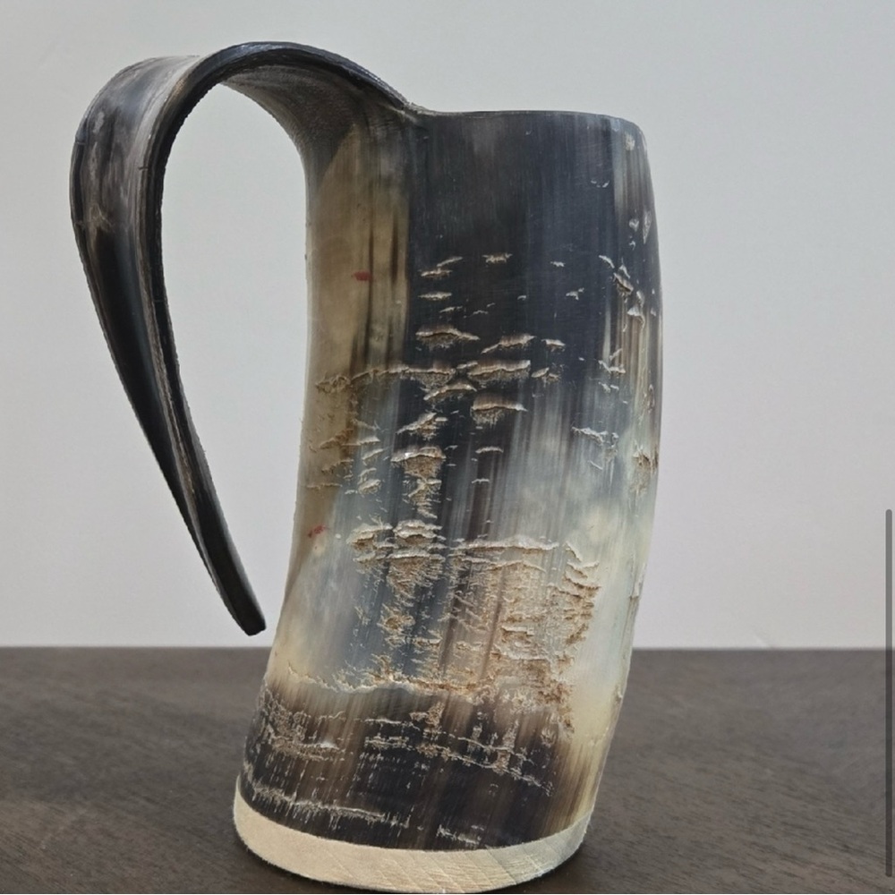 ARTISANAL HANDCRAFTED Black and Cream Buffalo Horn Art Mug with Gradient Glaze
